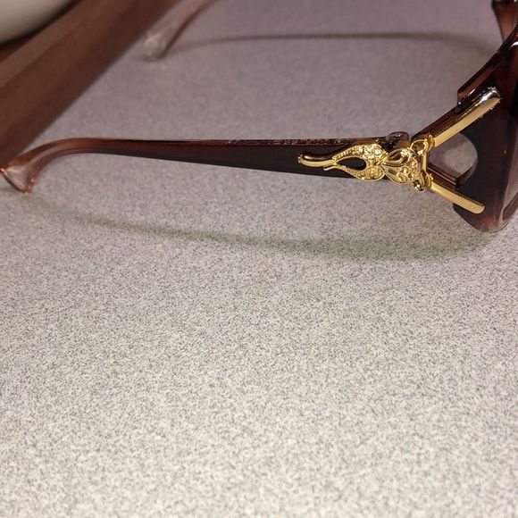 COPY - UV protected fox accent brown sunglasses - Picture 4 of 4